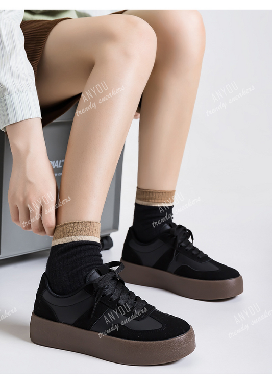 Women's everyday lightweight sneakers